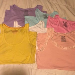 Six tank tops 4-XL, 2-2XL